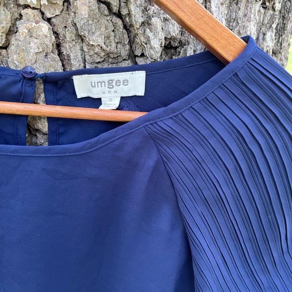 ⭐️Umgee Puff sleeve Blouse in size S - Picture 2 of 4
